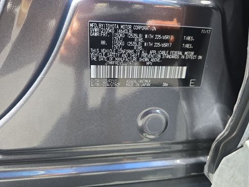Used 2018 Toyota RAV4 XLE AWD/4WD image 36