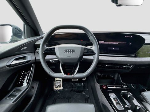 Certified 2025 Audi SQ6 e-tron Prestige AWD/4WD image 11
