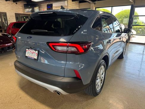 Used 2025 Ford Escape Active w/ Active Premium Tech Pack FWD image 7