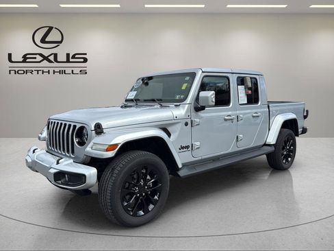 Used 2022 Jeep Gladiator Overland image 1