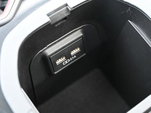 Used 2021 Toyota RAV4 Limited image 32