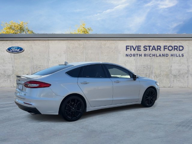 Used 2019 Ford Fusion SE w/ Equipment Group 151A FWD image 9