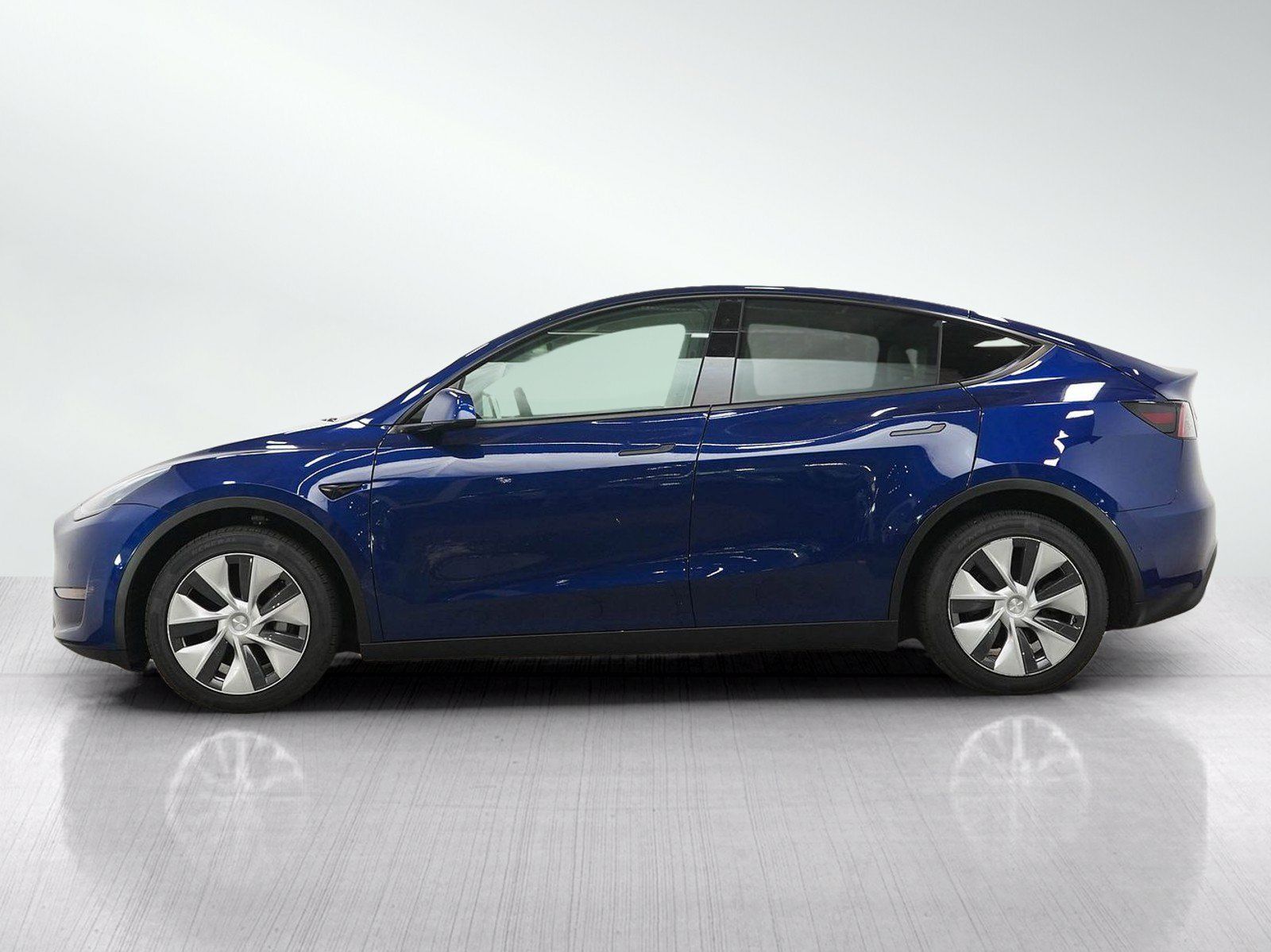 Used 2021 Tesla Model Y Long Range AWD/4WD image 2
