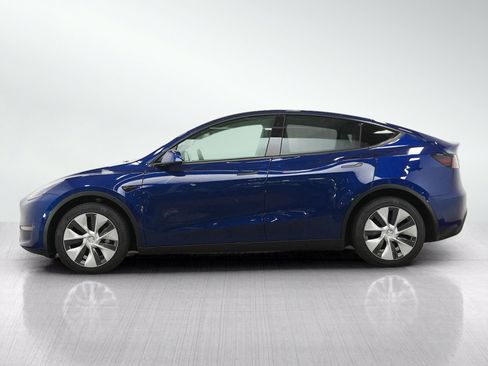 Used 2021 Tesla Model Y Long Range AWD/4WD image 2