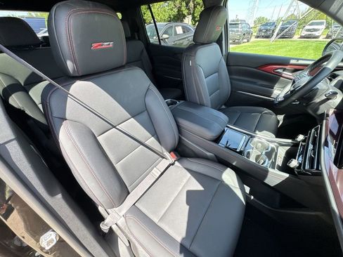 Used 2026 Chevrolet Traverse Z71 w/ LPO, Floor Liner Package AWD/4WD image 29