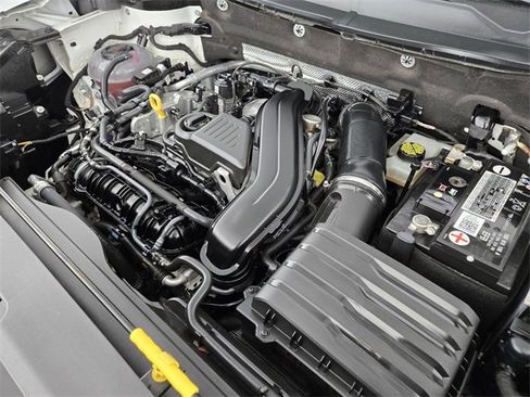 Used 2022 Volkswagen Taos SE image 18