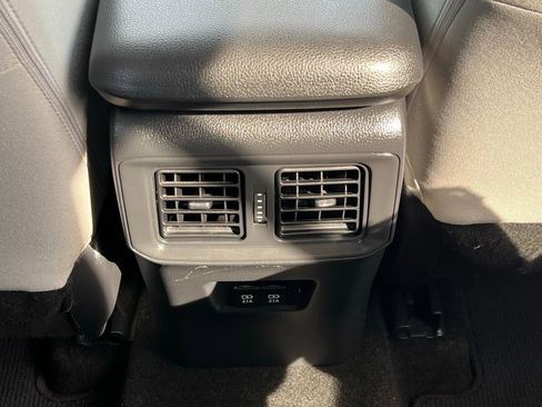 Used 2019 Toyota RAV4 XLE image 18