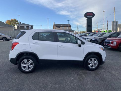 Used 2019 Chevrolet Trax LS image 7