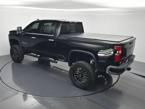 Used 2023 Chevrolet Silverado 2500 LTZ AWD/4WD image 36