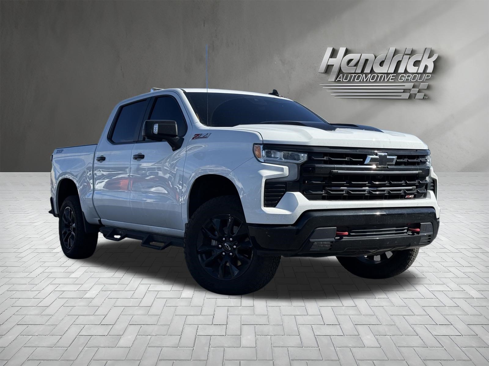 Used 2022 Chevrolet Silverado 1500 LT Trail Boss w/ LT Trail Boss Premium Package AWD/4WD image 2