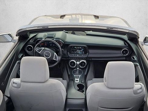 Used 2017 Chevrolet Camaro SS RWD image 9