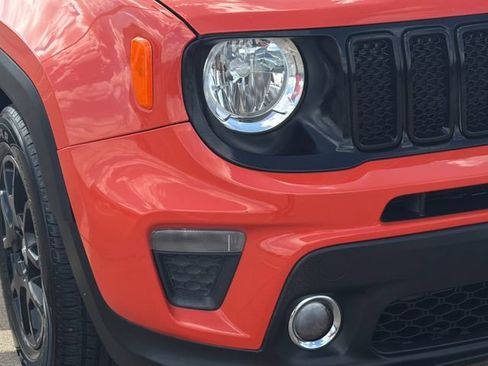 Used 2020 Jeep Renegade Latitude FWD image 27