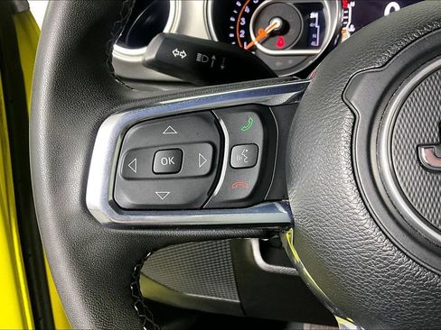 Used 2023 Jeep Gladiator Overland AWD/4WD image 18
