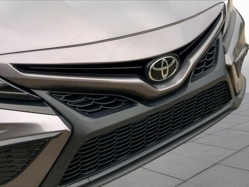 Used 2024 Toyota Camry SE FWD image 29