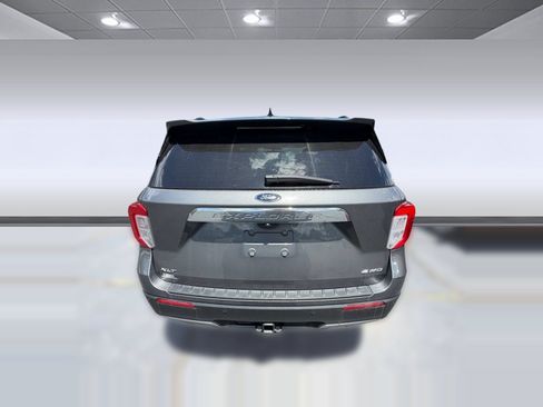 Used 2023 Ford Explorer XLT w/ Equipment Group 202A AWD/4WD image 7