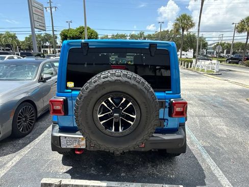Used 2024 Jeep Wrangler Unlimited Rubicon AWD/4WD image 6