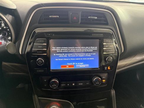 Used 2017 Nissan Maxima Platinum image 32