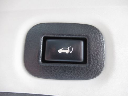 Used 2018 Nissan Rogue AWD image 14