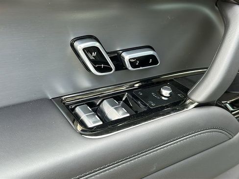 New 2025 Land Rover Range Rover Sport Dynamic SE AWD/4WD image 9
