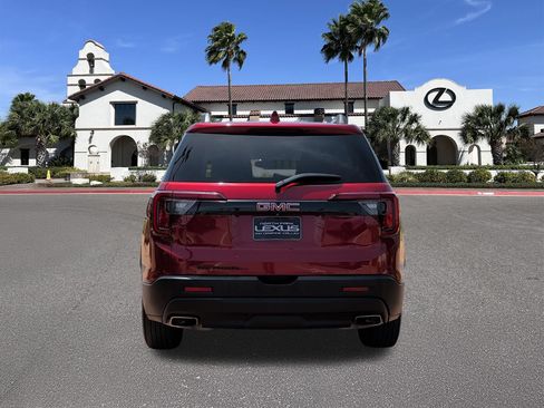 Used 2023 GMC Acadia SLT w/ Elevation Edition FWD image 3