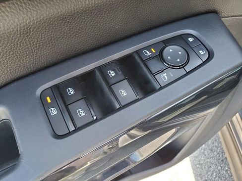 Certified 2023 Nissan Pathfinder SV FWD image 17