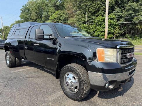 Used 2011 GMC Sierra 3500 SLE w/ SLE Preferred Package AWD/4WD image 9