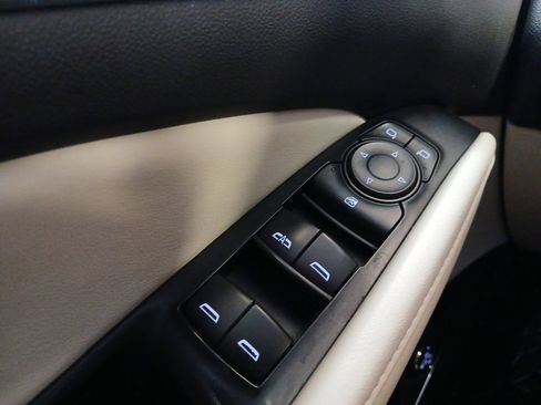Used 2024 Buick Enclave Essence w/ Technology Package FWD image 22