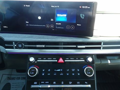 Certified 2025 Hyundai Santa Fe Limited AWD/4WD image 22