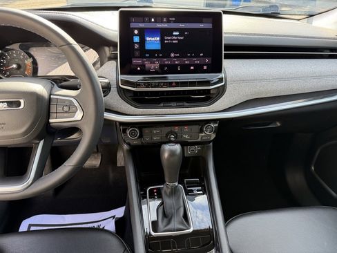 Used 2022 Jeep Compass Latitude image 18