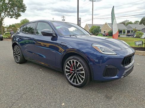 Used 2025 Maserati Grecale Modena AWD/4WD image 2