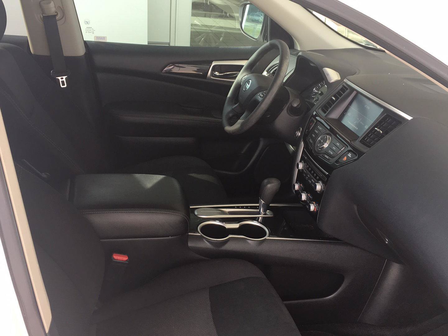 Used 2020 Nissan Pathfinder S FWD image 38