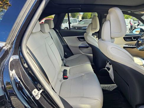 Used 2026 Mercedes-Benz GLC 300 4MATIC image 13