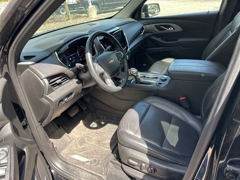 Used 2023 Chevrolet Traverse LT w/ LT Premium Package AWD/4WD image 10