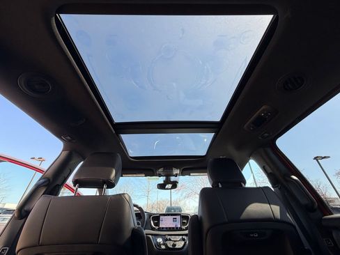 New 2026 Chrysler Pacifica Select FWD image 32
