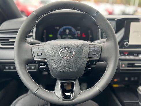 New 2026 Toyota Camry SE w/ Convenience Package image 8