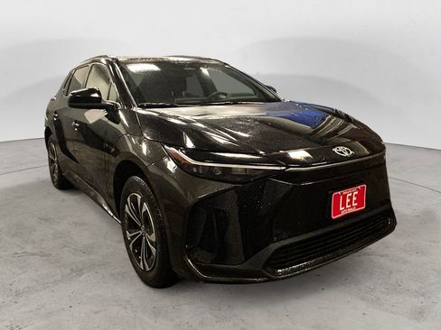 Used 2023 Toyota bZ4X AWD w/ Weather Package image 7
