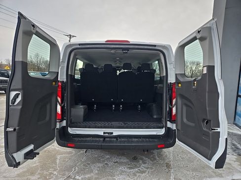 Used 2023 Ford Transit 350 XLT image 91