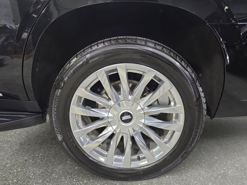 Used 2024 Cadillac Escalade Premium Luxury RWD image 32