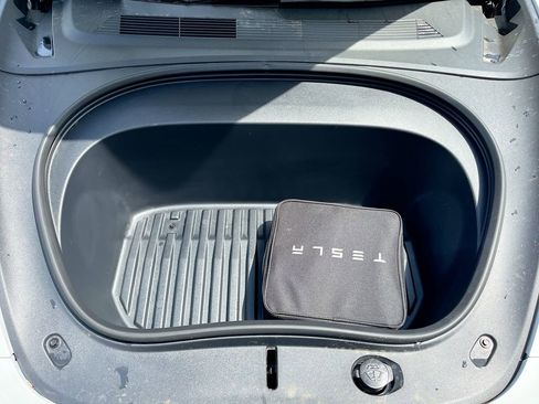 Used 2025 Tesla Model 3 Long Range RWD image 32