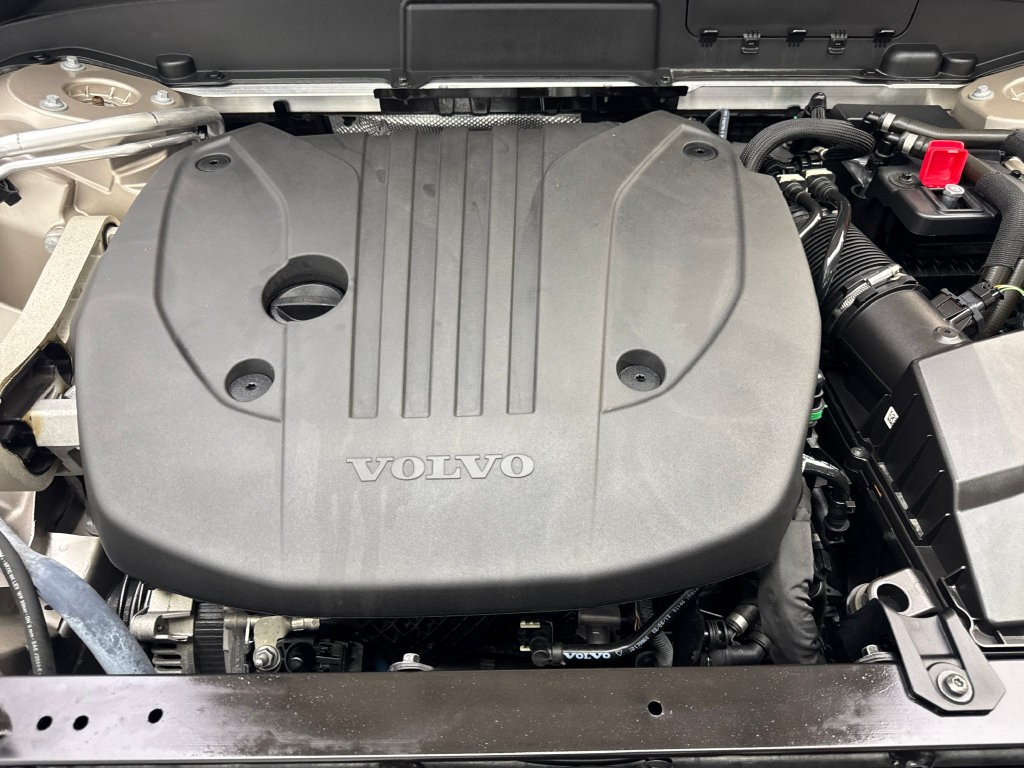 Used 2023 Volvo XC60 B5 Plus FWD image 79