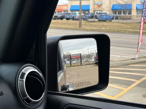 Used 2017 Jeep Wrangler Sahara w/ Connectivity Group image 31