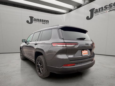 Used 2025 Jeep Grand Cherokee L Altitude RWD image 2