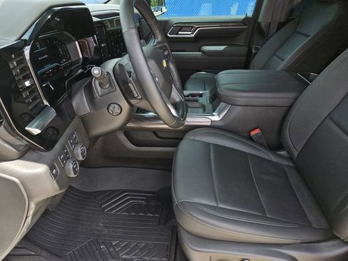 Used 2025 Chevrolet Silverado 1500 LTZ AWD/4WD image 26