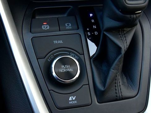 New 2025 Toyota RAV4 XLE image 19