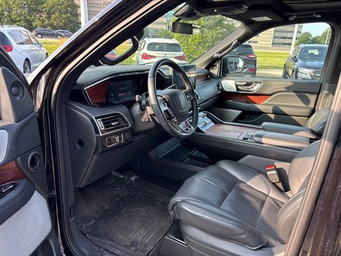 Certified 2023 Lincoln Navigator Reserve AWD/4WD image 24