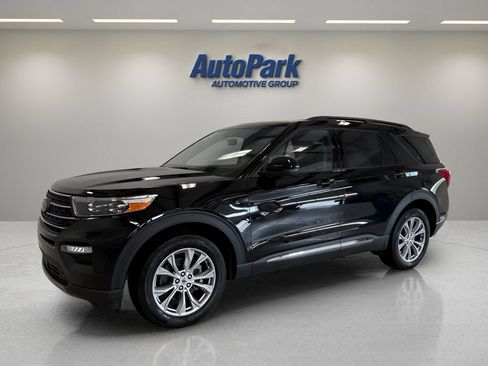 Certified 2024 Ford Explorer XLT w/ Equipment Group 202A AWD/4WD image 3
