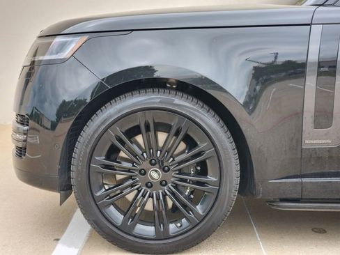 Used 2024 Land Rover Range Rover Autobiography image 9