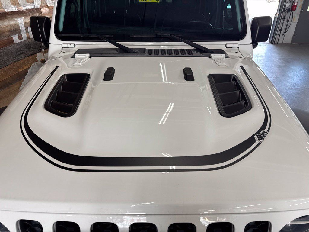 Used 2021 Jeep Gladiator Rubicon AWD/4WD image 5