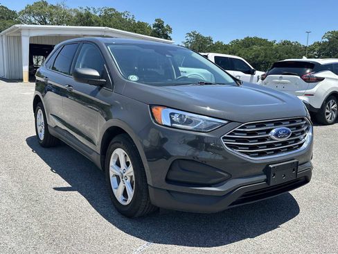 Used 2021 Ford Edge SE FWD image 2
