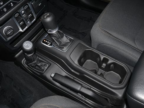 Used 2025 Jeep Wrangler Unlimited Sport AWD/4WD image 32